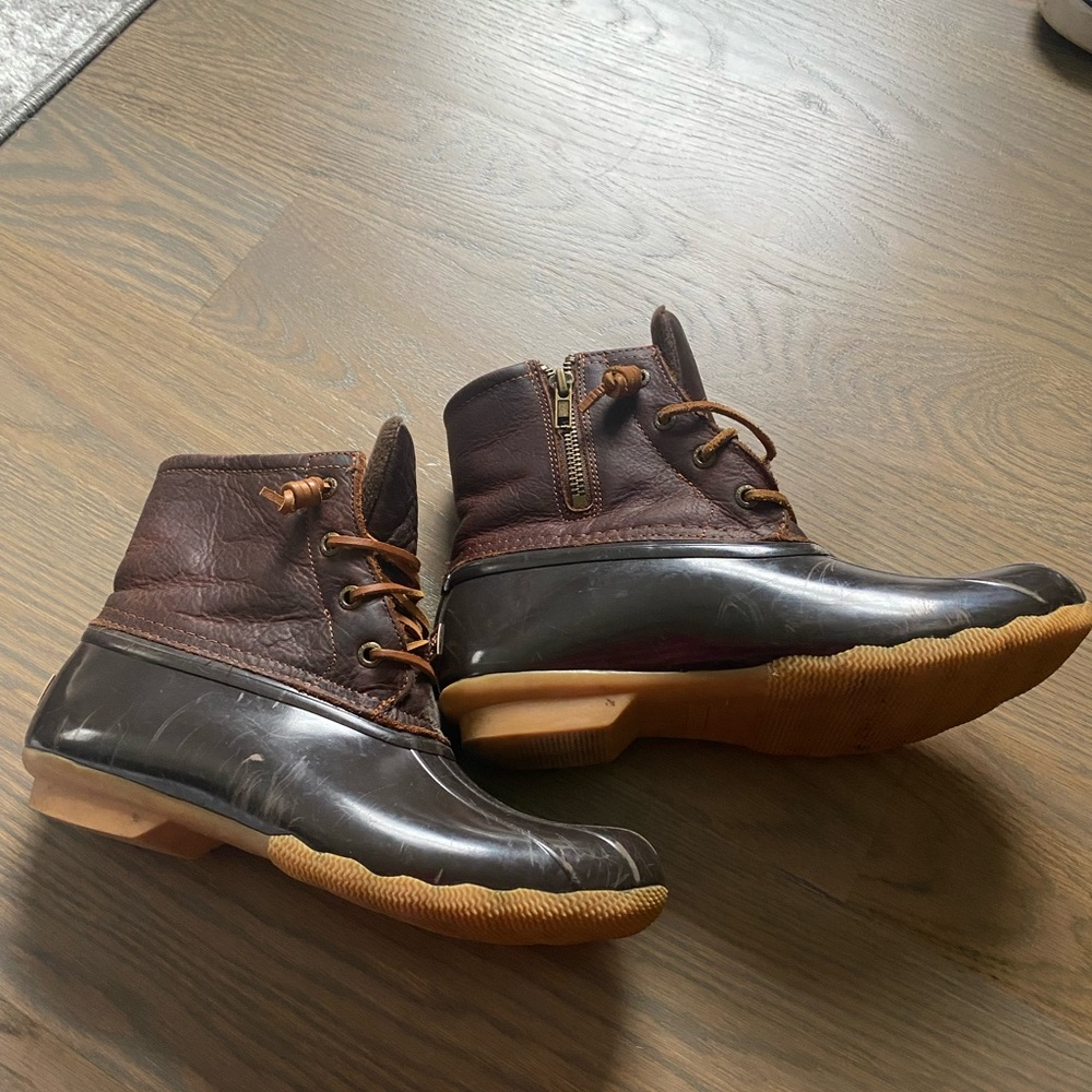 Sperry waterproof rubber boot size 8
